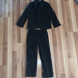 Toddler Tuxedo SZ 5T